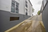 Garagenzufahrt - DIETZ: Moderne 3-Zimmer-Wohnung in Dieburg! mit 2 Tiefgaragenstellplätzen und sonnigem Balkon!