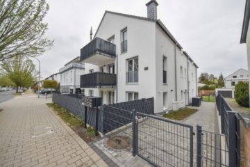 DIETZ: Moderne 3-Zimmer-Wohnung in Dieburg! mit 2 Tiefgaragenstellplätzen und sonnigem Balkon! - Außenansicht (678726)