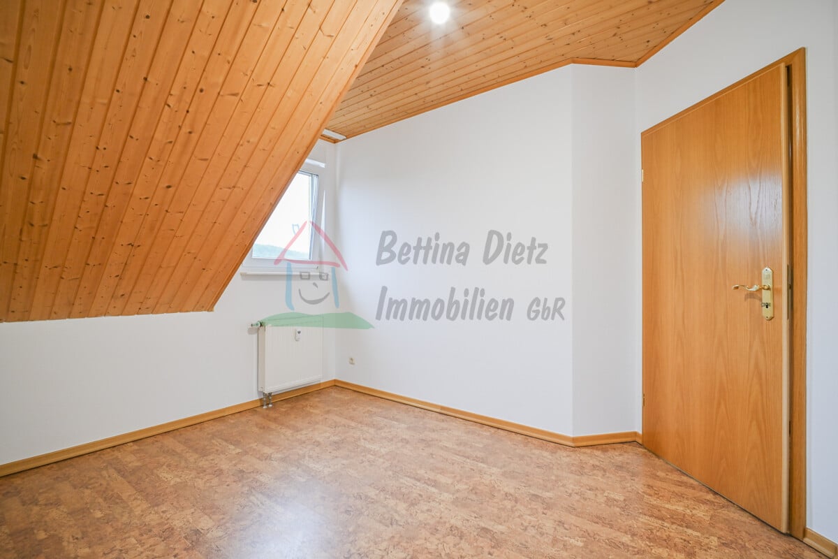 Schlafzimmer 2 von 3 OG