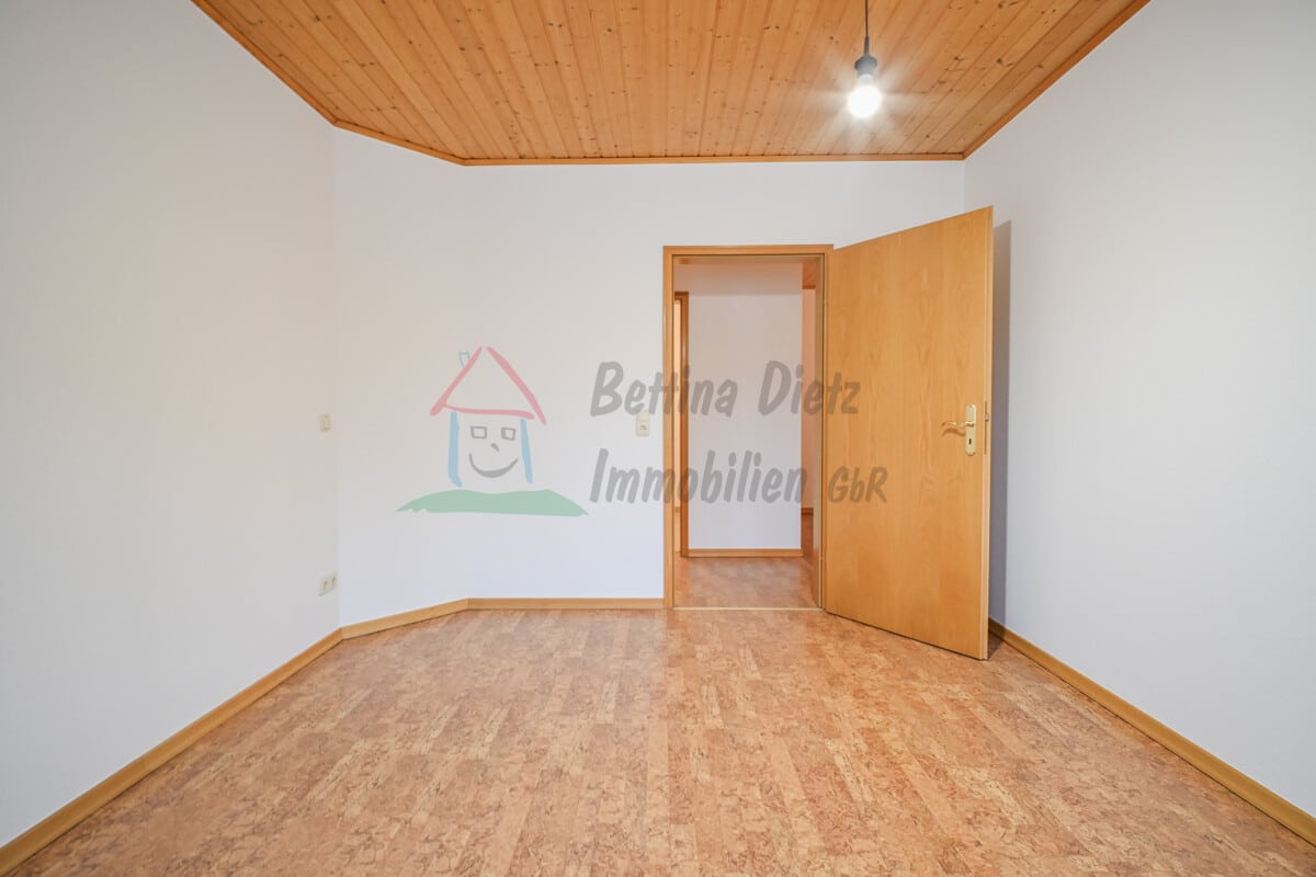Schlafzimmer 1 von 3 OG