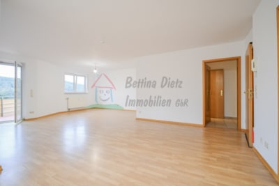 DIETZ: Gepflegte 4-Zimmer Maisonettewohnung mit 2 PKW Stellplätzen in Elsenfeld – Rück - Wohn- und Essbereich EG (702055)