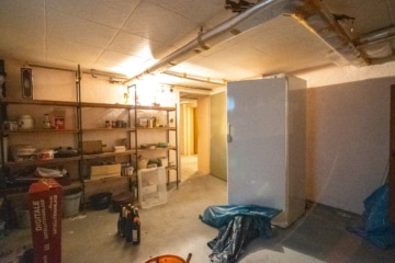 Großzügiges Zweifamilienhaus mit sonnigem Garten, Terrasse und Garage in idyllischer Feldrandlage - 2. Abstellraum KG (655406)