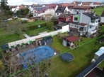 DIETZ: Bezahlbare Immobilie auf Feldrandlagengrundstück in Hasselroth Neuenhaßlau! - Luftbild
