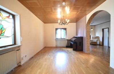 DIETZ: Gepflegte 3,5-Zimmer-EG-Wohnung in Dietzenbach-Steinberg! mit Garage und zwei Wintergärten! - Wohnzimmer (697179)