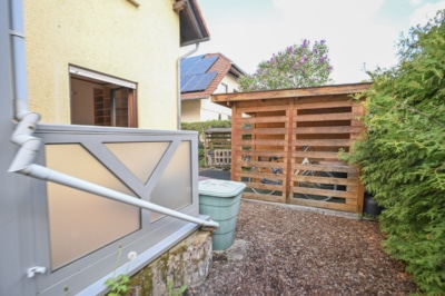 DIETZ: Gepflegte 3,5-Zimmer-EG-Wohnung in Dietzenbach-Steinberg! mit Garage und zwei Wintergärten! - Hinterhof (697216)