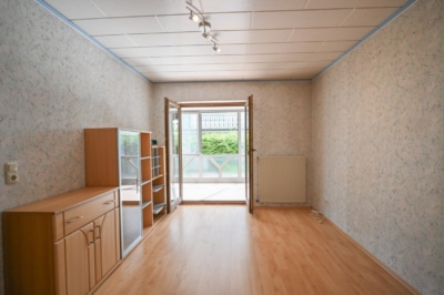 DIETZ: Gepflegte 3,5-Zimmer-EG-Wohnung in Dietzenbach-Steinberg! mit Garage und zwei Wintergärten! - Schlafzimmer (697186)