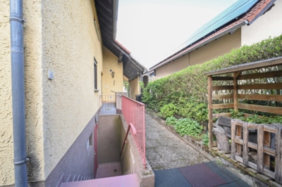 DIETZ: Gepflegte 3,5-Zimmer-EG-Wohnung in Dietzenbach-Steinberg! mit Garage und zwei Wintergärten! - Hinterhof (697212)