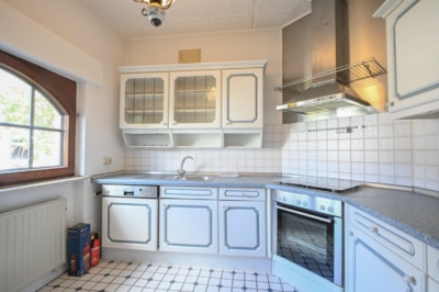 DIETZ: Gepflegte 3,5-Zimmer-EG-Wohnung in Dietzenbach-Steinberg! mit Garage und zwei Wintergärten! - Küche (697190)