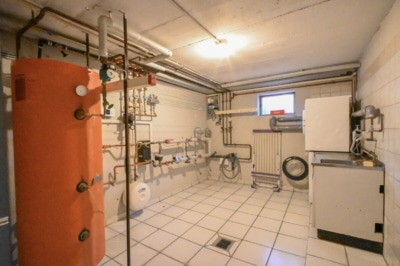 DIETZ: Gepflegte 3,5-Zimmer-EG-Wohnung in Dietzenbach-Steinberg! mit Garage und zwei Wintergärten! - Heizungsraum KG (697200)