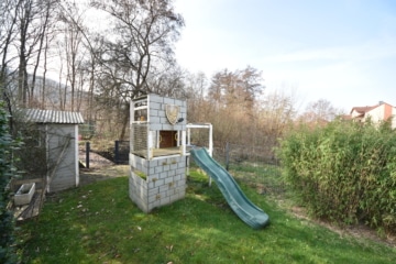 DIETZ: Junges Familienhaus mit 837 m² großen, idyllischen Waldgrundstück in Laufach! - Garten (678048)
