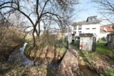 Idyllisch gelegen - DIETZ: Junges Familienhaus mit 837 m² großen, idyllischen Waldgrundstück in Laufach!