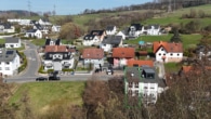 Luftbild Laufach - DIETZ: Junges Familienhaus mit 837 m² großen, idyllischen Waldgrundstück in Laufach!