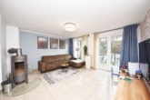 Wohnbereich - DIETZ: Junges Familienhaus mit 837 m² großen, idyllischen Waldgrundstück in Laufach!