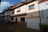 DIETZ: Neu renovierte 2-Zimmer-Erdgeschosswohnung mit Einbauküche nur 20m von der Römerstraße! - 3-Familienhaus