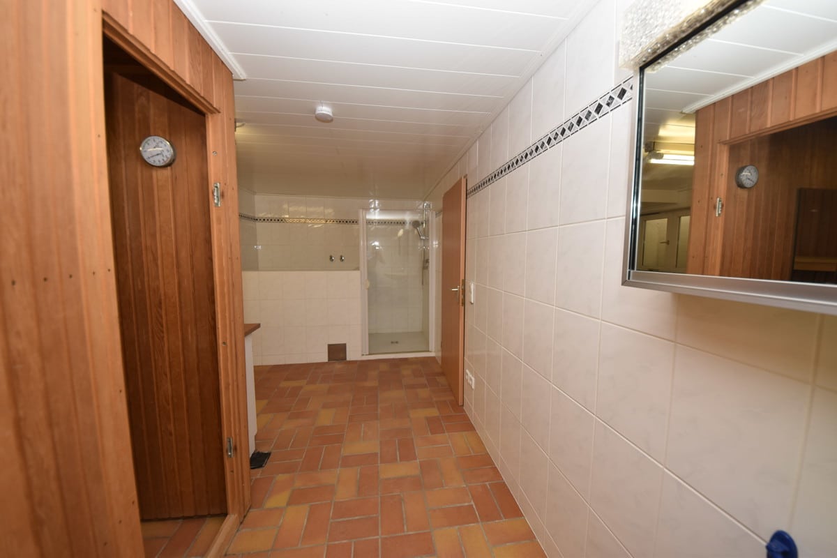 Bad 2 mit Dusche