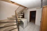DIETZ: Bungalow mit großer Terrasse und Garten! Nebenkostenpauschale nur 250,-€ Pauschal inkl. Strom/Heizung! - Kellerflur