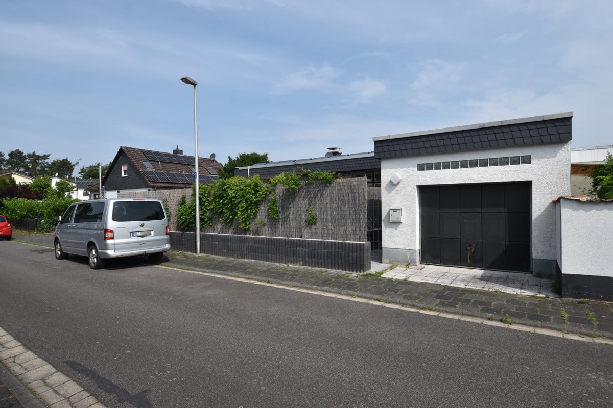 Bungalow mit Garage