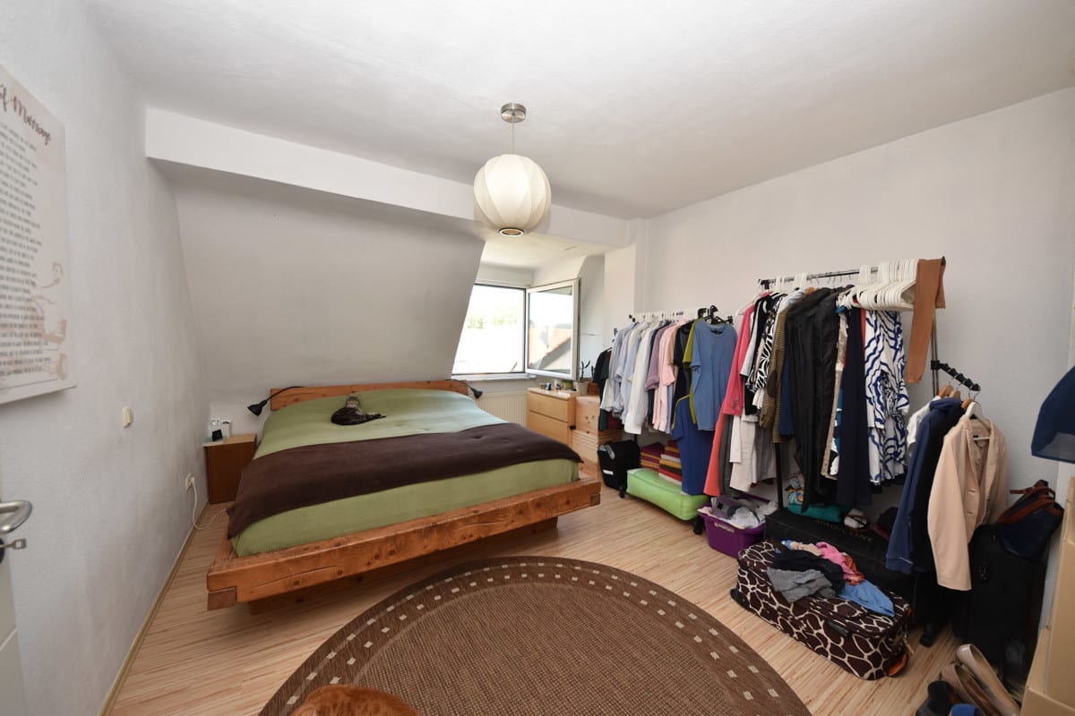 Schlafzimmer 1 von 2