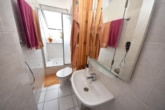 Duschbadezimmer - DIETZ: 3-Zimmer-Wohnung im 4. Obergeschoss- PKW-Stellplatz! Keine Einbauküche und kein Balkon!