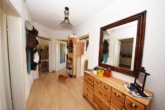 Diele - DIETZ: 3-Zimmer-Wohnung im 4. Obergeschoss- PKW-Stellplatz! Keine Einbauküche und kein Balkon!