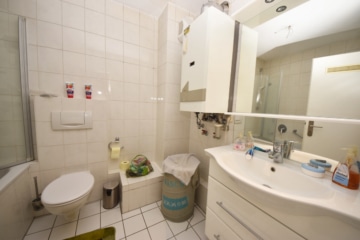 DIETZ: 2-Zimmer-Wohnung im 4. Obergeschoss- Einbauküche bei Bedarf – kein Balkon kein PKW-Stellplatz - Wannenbad (643031)