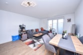 DIETZ: Moderne und helle 2-Zimmerwohnung im EG mit Balkon und TG-Stellplatz! - Wohn- Ess- und Kochbereich