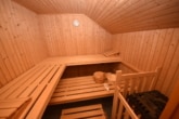 DG Sauna - DIETZ: 2 bis 3 Familienhaus mit schönem Blick, Doppelgarage in Waldrandlage! 1 Wohneinheit frei!