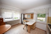 OG Küche - DIETZ: 2 bis 3 Familienhaus mit schönem Blick, Doppelgarage in Waldrandlage! 1 Wohneinheit frei!