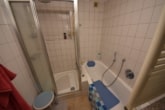 UG Badezimmer - DIETZ: 2 bis 3 Familienhaus mit schönem Blick, Doppelgarage in Waldrandlage! 1 Wohneinheit frei!