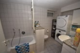 UG Bad mit Wanne+Dusche - DIETZ: 2 bis 3 Familienhaus mit schönem Blick, Doppelgarage in Waldrandlage! 1 Wohneinheit frei!
