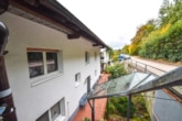 Außenbereich - DIETZ: 2 bis 3 Familienhaus mit schönem Blick, Doppelgarage in Waldrandlage! 1 Wohneinheit frei!