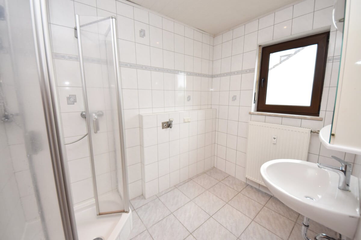 Tageslichtbad mit Dusche
