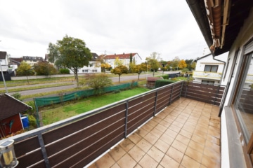 DIETZ: Großzügige 3-Zimmer-Wohnung mit Balkon und Garage in beliebter Babenhäuser Wohnlage! - Balkon (646283)