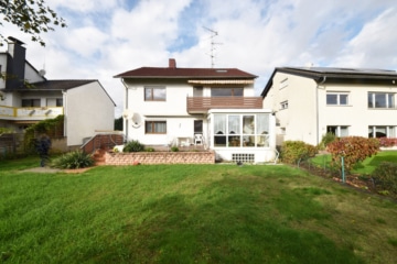 DIETZ: Großzügige 3-Zimmer-Wohnung mit Balkon und Garage in beliebter Babenhäuser Wohnlage! - Titelbild (646282)