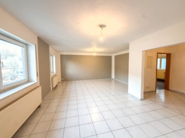 DIETZ: Bezugsfertige 2-Zimmer-Wohnung mit Einbauküche in ruhiger Lage von Leidersbach! - Offener Wohn-, Ess- und Küchenbereich (661393)