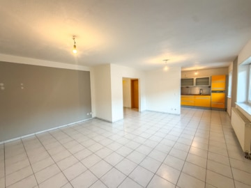 DIETZ: Bezugsfertige 2-Zimmer-Wohnung mit Einbauküche in ruhiger Lage von Leidersbach! - Offener Wohn-, Ess- und Küchenbereich (661392)