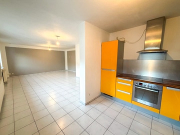 DIETZ: Bezugsfertige 2-Zimmer-Wohnung mit Einbauküche in ruhiger Lage von Leidersbach! - Offener Küchenbereich (661395)