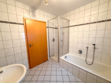 DIETZ: Bezugsfertige 2-Zimmer-Wohnung mit Einbauküche in ruhiger Lage von Leidersbach! - Tageslichtbadezimmer (661398)