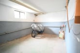 Lagerfläche - NEU-RENOVIERTE 3-Zi – Landhauswohnung im 3-Familienhaus mit Balkon, EBK und Kellerraum!