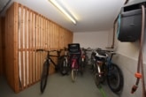 DIETZ: 2-Zimmer-Dachgeschosswohnung mit Balkon, Einbauküche und PKW-Stellplatz! - Fahrradabstellfläche