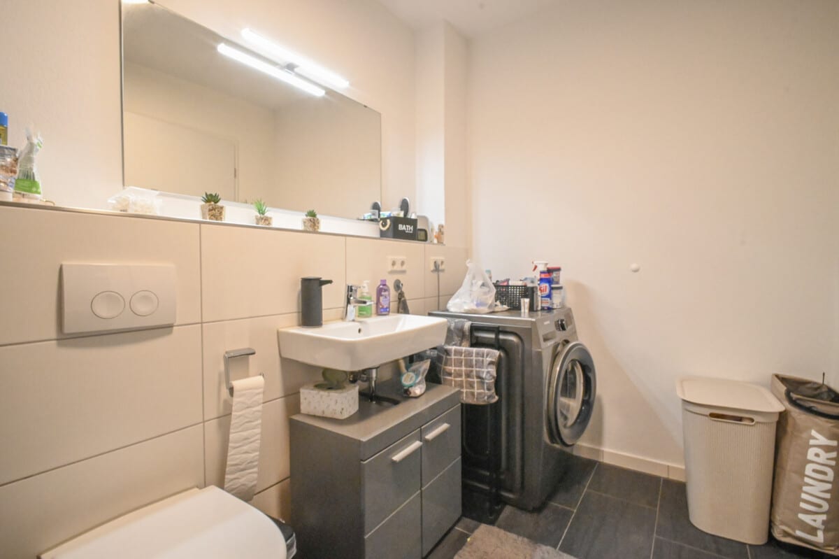Badezimmer mit Dusche