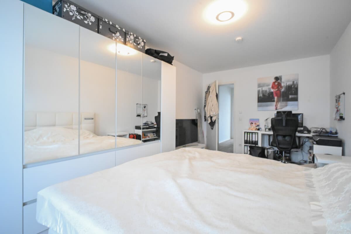 Schlafzimmer 1 von 3