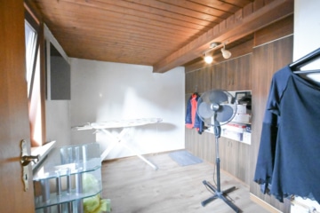 DIETZ: 2 Wohnungen! Haupthaus mit 110qm + Nebengebäude mit 54m² in zentraler Lage von Münster! - Abstellraum DG (672448)