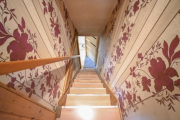 DIETZ: 2 Wohnungen! Haupthaus mit 110qm + Nebengebäude mit 54m² in zentraler Lage von Münster! - Treppenaufgang DG (672437)