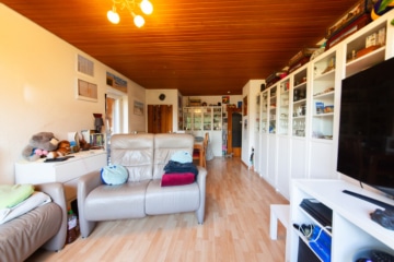 DIETZ: Bungalow mit 4 Zimmern in TOP-Randlage von Dieburg mit Garage / Car-Port und Keller - Wohn- und Essbereich (667916)