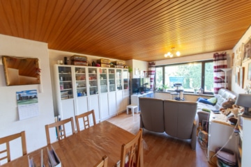 DIETZ: Bungalow mit 4 Zimmern in TOP-Randlage von Dieburg mit Garage / Car-Port und Keller - Wohn- und Essbereich (667915)