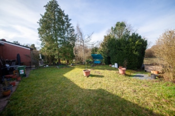 DIETZ: Bungalow mit 4 Zimmern in TOP-Randlage von Dieburg mit Garage / Car-Port und Keller - Großer Garten (667907)