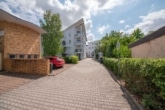 Einfahrt - DIETZ: Barrierefreie 2-Zimmerwohnung mit EBK und Tiefgaragen-Stpl. in zentraler Lage von Dieburg!