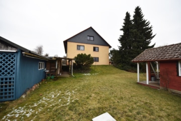 DIETZ: XXL 3 Familienhaus mit 3 Garagen – Ruhige Feldrandlage inkl. angrenzendem Wiesengrundstück! - Gartengrundstück (664860)