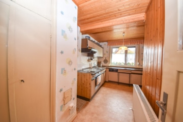 DIETZ: Gepflegtes Fachwerkhaus mit Garten, kleinem Nebengebäude im Babenhausen OT Harpertshausen! - Küche (643358)